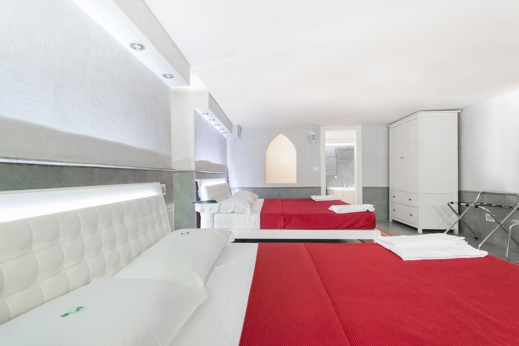 Suite Apartments Angioini 나폴리 외부 사진