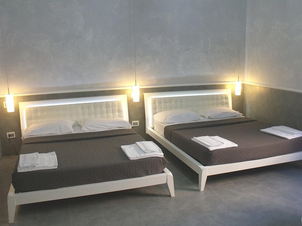 Suite Apartments Angioini 나폴리 외부 사진