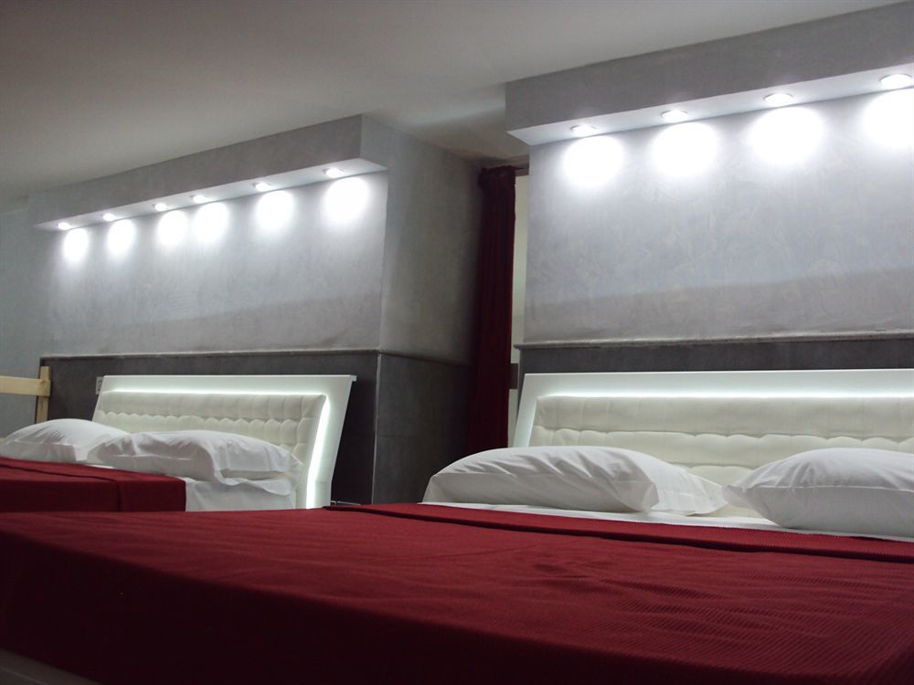 Suite Apartments Angioini 나폴리 외부 사진