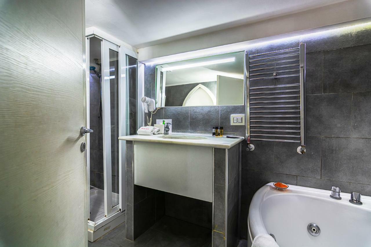 Suite Apartments Angioini 나폴리 외부 사진