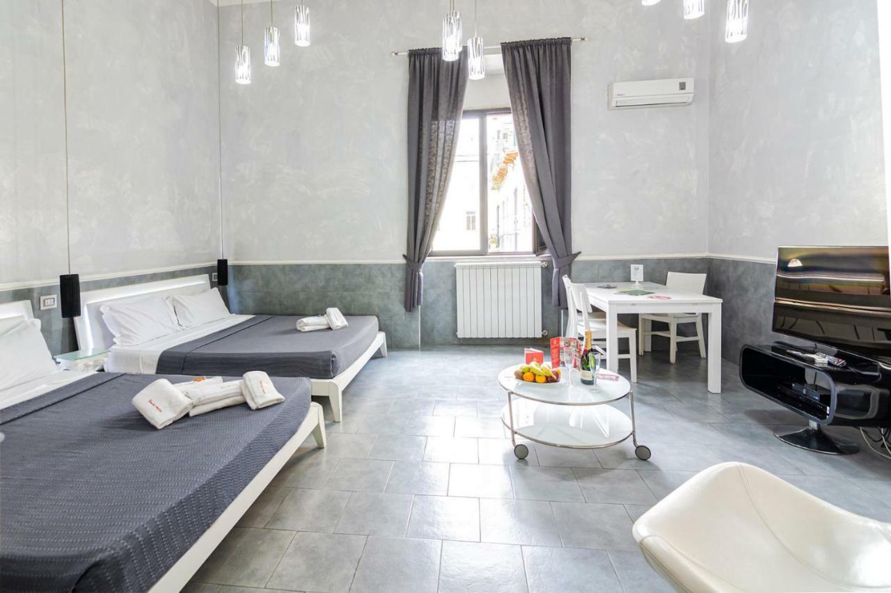 Suite Apartments Angioini 나폴리 외부 사진